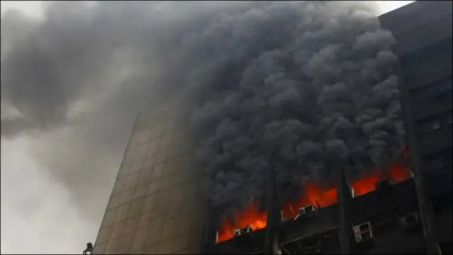 مصر میں ہفتے کو مسلسل احتجاج کا پانچواں دن تھا