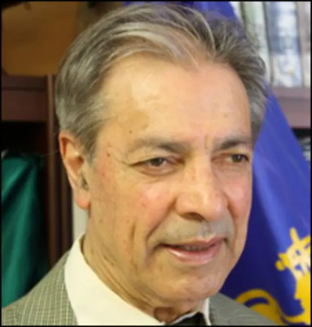 داریوش همایون