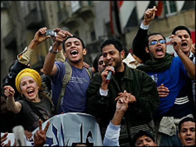 Gelombang demo melibatkan ratusan ribu pemuda Mesir