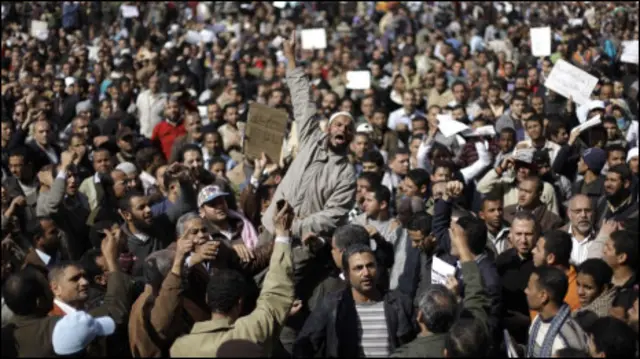 Unjuk rasa di lapangan Tahir
