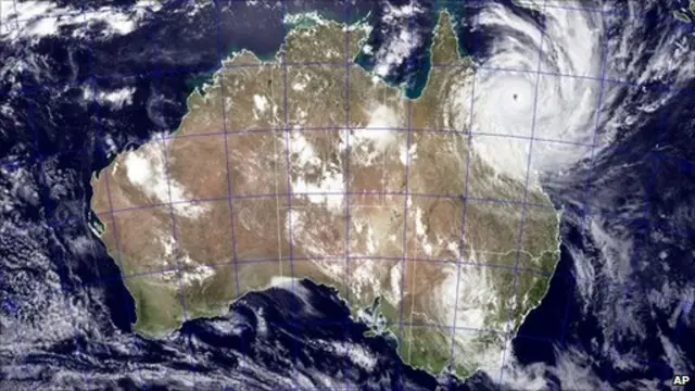 يتوقع خبراء الأرصاد أن تضرب العاصفة غرب البلاد مساء الإثنين