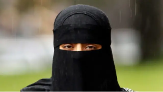 Polisi New South wales boleh membuka burka untuk keperluan identifikasi.