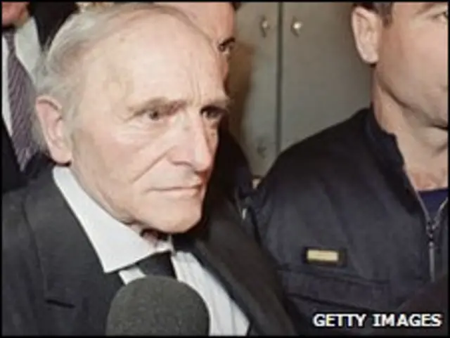 باربی در بولیوی با نام جعلی کلاوس آلتمن زندگی می کرد