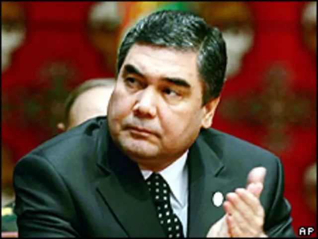 Lezbiyenlar ozlarining qinlariga katta narsalarni qoyishadi Bel ami porno Piter Twins onlayn