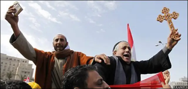 Egipto: cristianos y musulmanes unidos en las protestas - BBC News Mundo