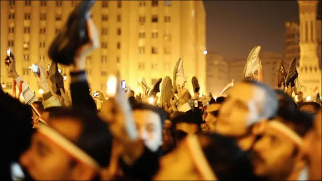 Cảnh tượng như tức nước vỡ bờ, lòng dân biểu tình sôi sục.