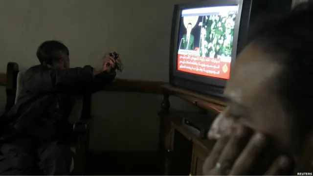 Pidato Husni Mubarak di televisi