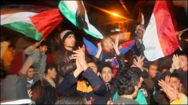 Trên thực tế, chuyển biến đến từ tinh thần đấu tranh của người dân Ai Cập, các lãnh đạo quốc tế chỉ thêm ý kiến vào sau mà thôi