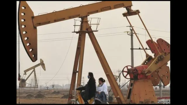 Nhu cầu tiêu thụ hàng Trung Quốc tăng mạnh khiến nhu cầu tiêu thụ năng lượng cho sản xuất trong nước cũng tăng theo. Từ đây đến năm 2030 Trung Quốc dự kiến sẽ có nhu cầu nhập dầu hỏa như Hoa Kỳ.