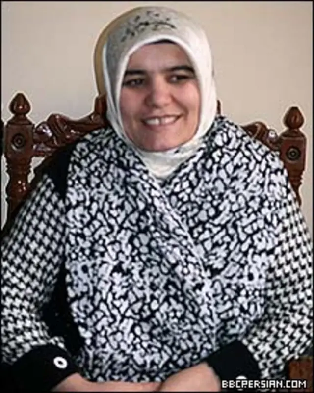 خانم رحمانی راه ندادن دختران حجاب پوش به دانشگاهها را نقض حقوق شهروندی آنها می‌داند