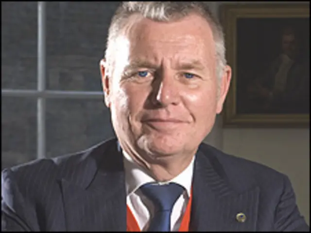 David Mabberley, director del Herbario de Kew Gardens, el Jardín Botánico de Londres