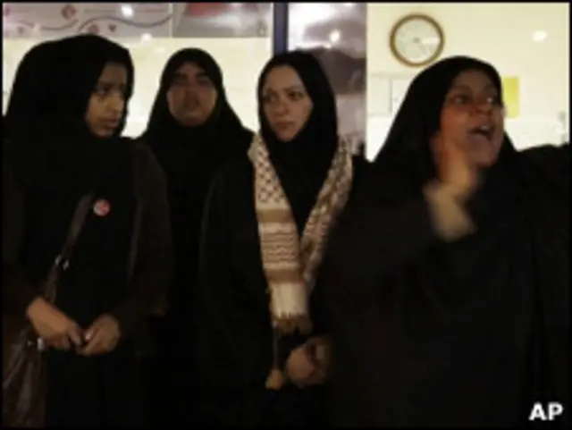 У лагеря демонстрантов в Манаме