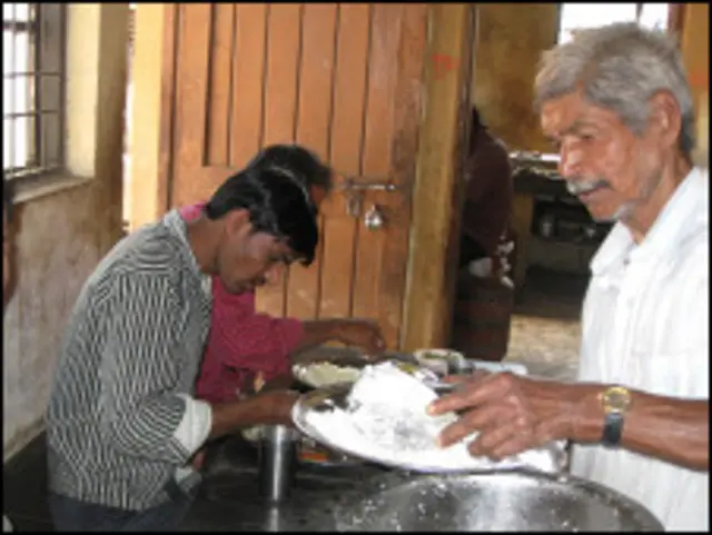 पाँच रुपये में दाल भात 