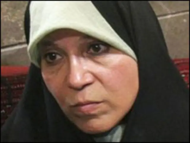 فائزہ ماضی میں حزبِ اختلاف سے متعلقہ سرگرمیوں پر گرفتار کی جا چکی ہیں