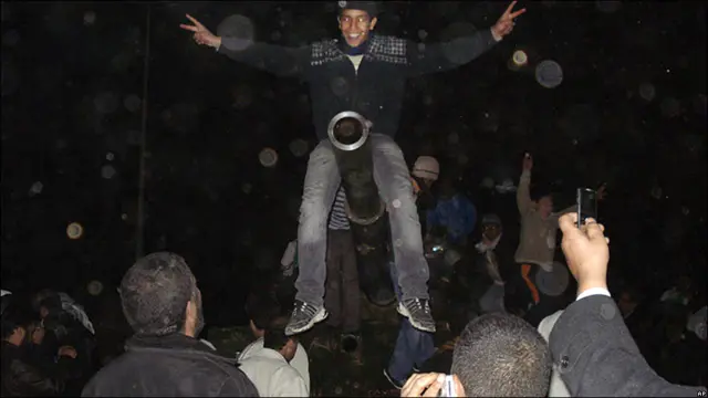 Imágenes no verificadas de las protestas en Bengasi, Libia.