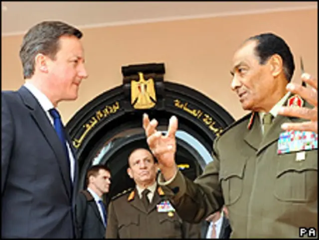 Cameron en Egipto con Tantawi