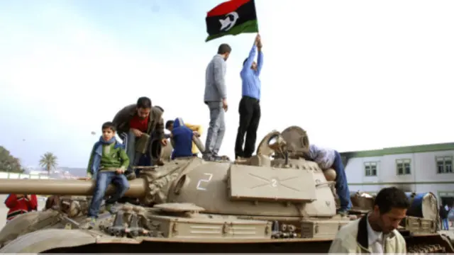 با وخامت اوضاع لیبی بسیاری از کشورها خارج کردن اتباع خود را از لیبی آغاز کرده اند