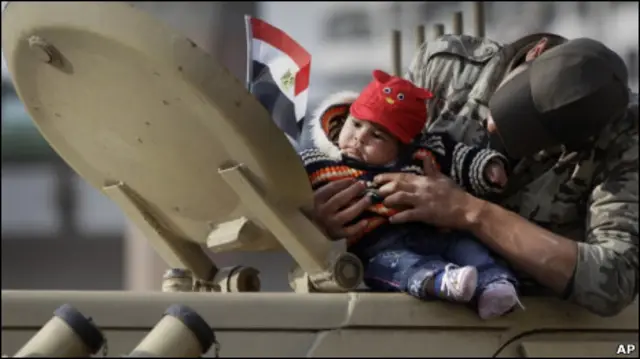 ارتش قبلا به روشنى اظهار داشته بود كه بر روى معترضان آتش نخواهد گشود