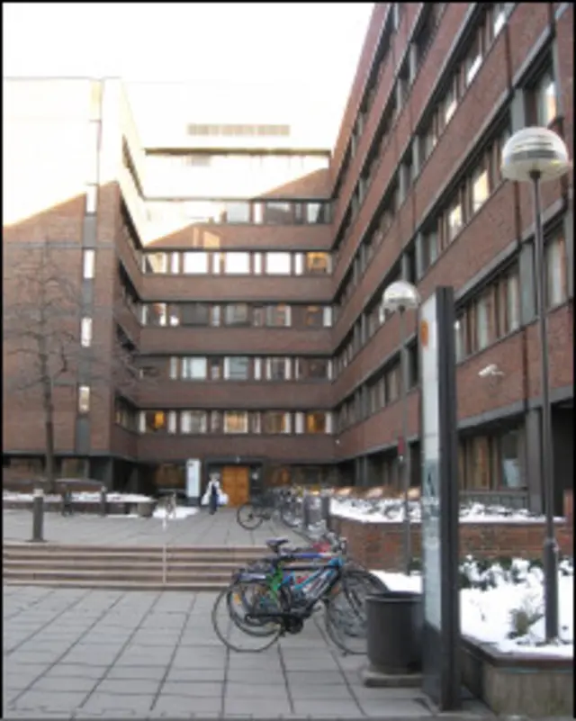 Парковка біля Міністерства енергетики Норвегії - другого (після Росії) найбільшого у світі експортера газу