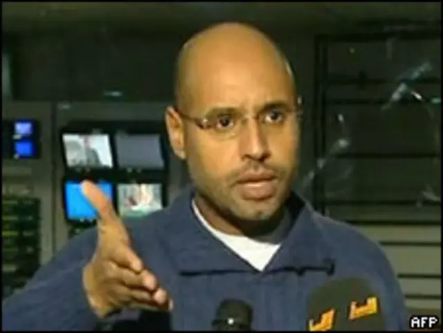 سیف الاسلام، یکی از پسران آقای قذافی، در تازه ترین اظهارتش انکار کرده که دولت پدرش به شهرهای لیبی حمله هوایی کرده است