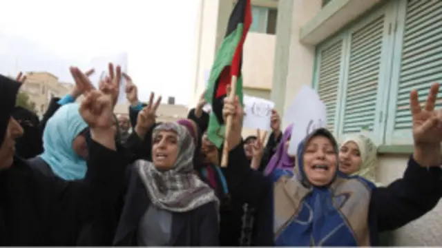 محتجات ليبيات