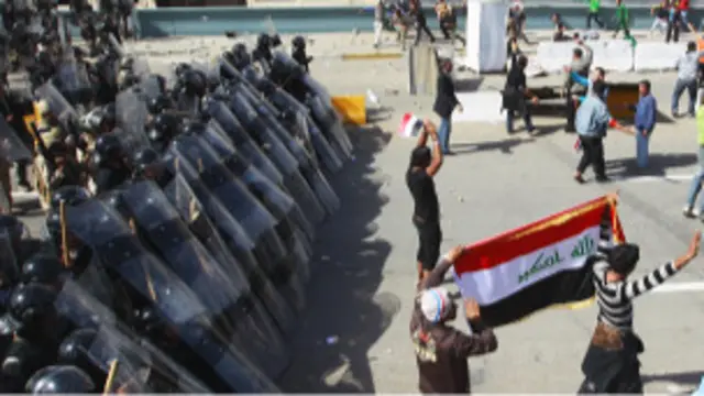 الحكومة تتهم المتظاهرين بتضخيم عدد القتلى