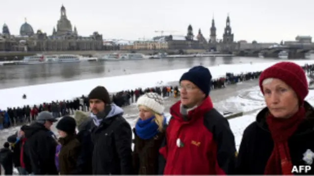 Участники живой цепи