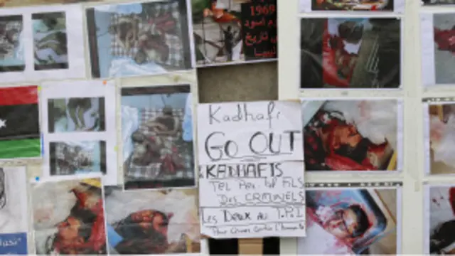 صورة معروضة في باريس تظهر الجرائم المرتكبة في ليبيا