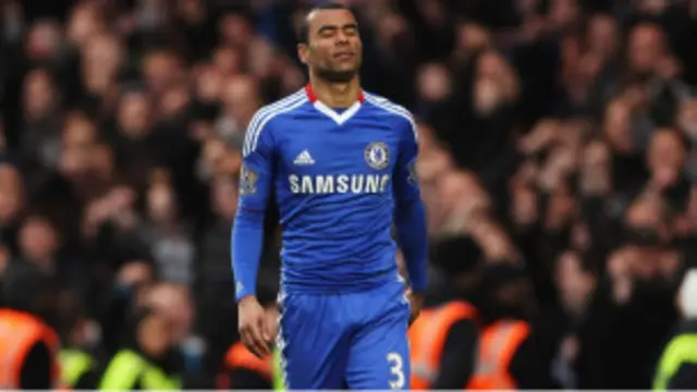 Cole mengaku kecewa dengan tawaran perpanjangan kontrak yang diajukan Chelsea. 