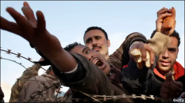 بین هفتاد تا هفتاد و پنج هزار نفر طی روزهای گذشته به تونس گریخته اند