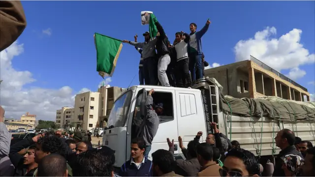 Truk bantuan dari pemerintah Gaddafi di Tripoli