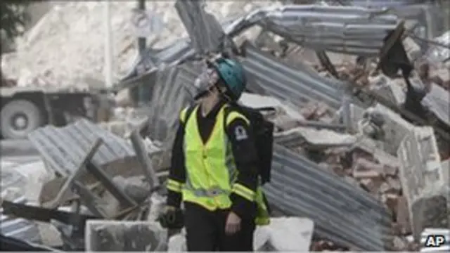 Pemerintah akan membeli 5.000 unit rumah yang hancur akibat gempa