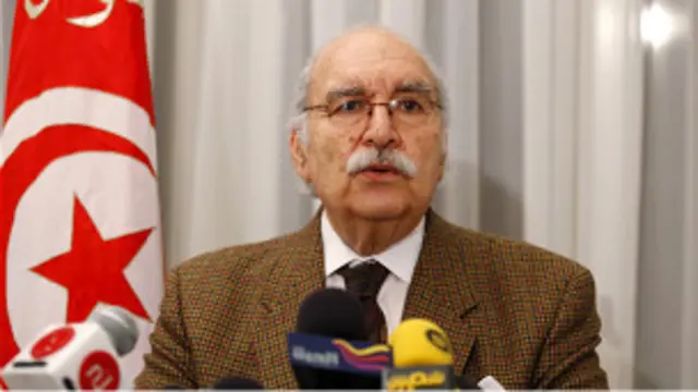 Presiden sementara Tunisia Fouad Mebazza rencanakan pemilu dalam waktu dekat.