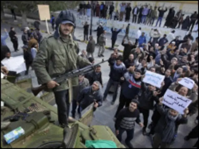 بندر نفتی راس لانوف در شرق لیبی به کنترل شورشیان در آمده است