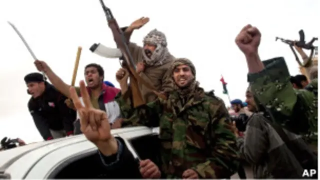 Pemberontak anti-Gaddafi di Libia