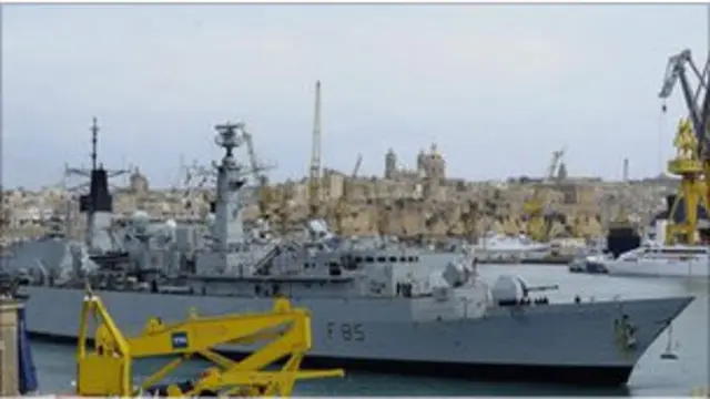 Kapal frigat Inggris HMS Cumberland berada di perairan dekat pesisir Libia 