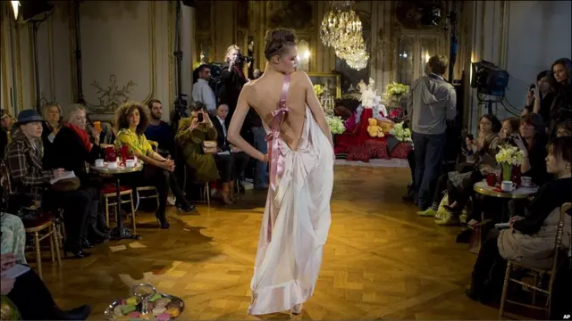 加里亚诺时装秀