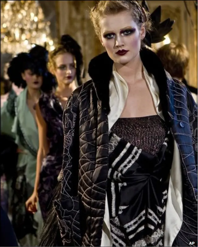 加里亚诺时装秀