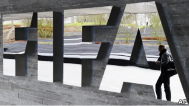 Empat anggota komite eksekutif FIFA dituduh mantan ketua FA meminta suap 