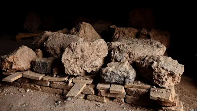 د بودا مجسمې د سوېلي برخې په یوه غار کې د بودا مجسمې ړنګې شوې ټوټې راغونډې کړای شوې، چې لرغون پوهان پرې دا مهال کار کوي . 