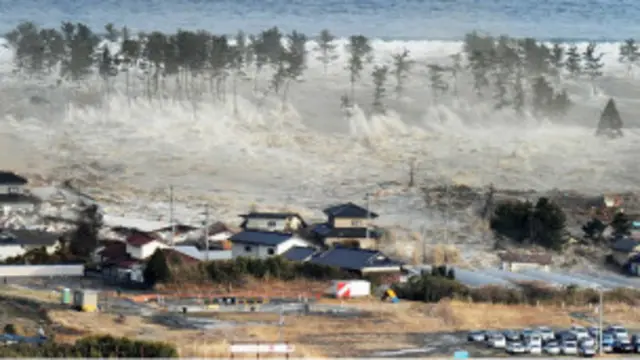 特撮 TSUNAMI Japonya'da fabrikalarda üretim durduruldu - BBC News Türkçe