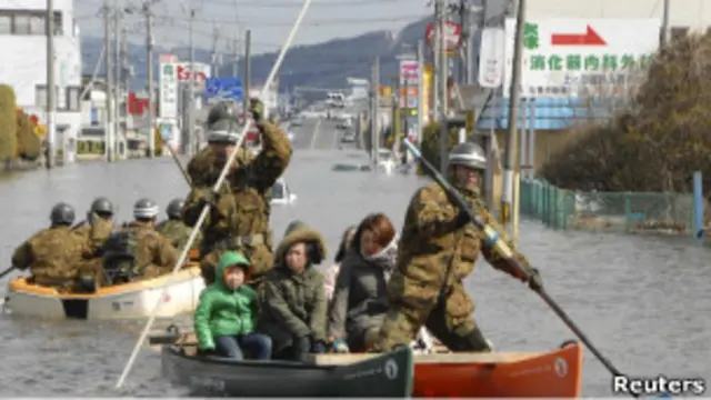 Evakuasi oleh tentara 