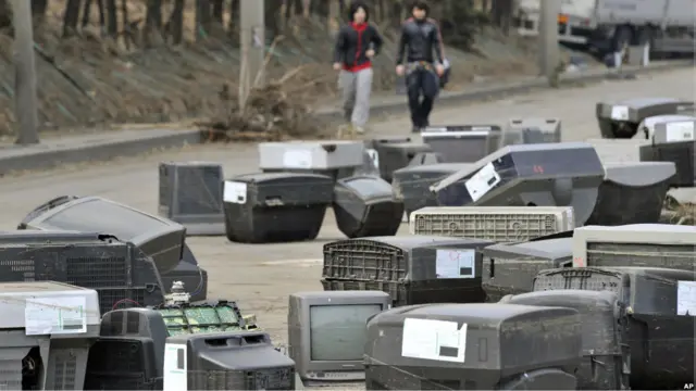 Tumpukan TV di Hachinohe