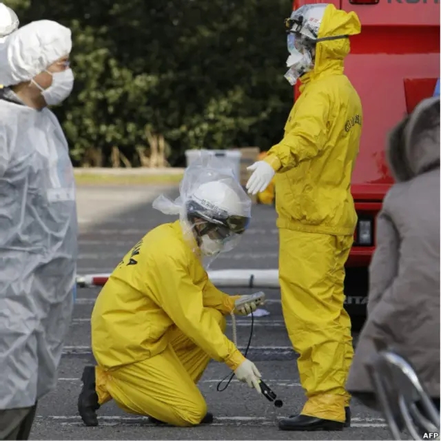 Petugas pemadam kebakaran di Koriyama 