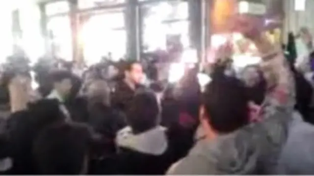 Foto dari video unjuk rasa di Suriah