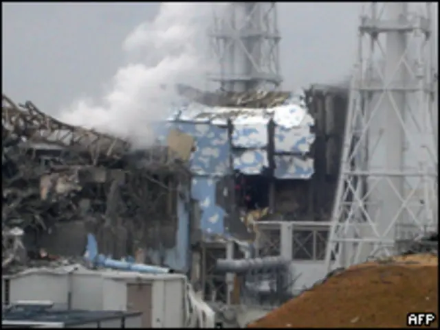 福岛第一核电站三号和四号机组受损严重(16/03/2011)