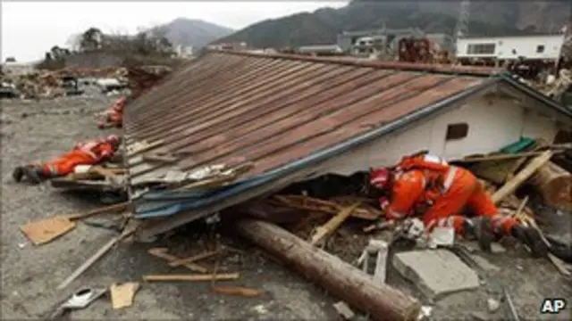 Британские спасатели в Японии