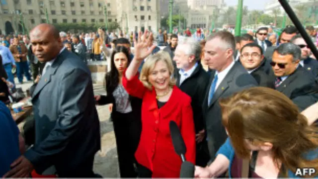 كلينتون في ميدان التحرير