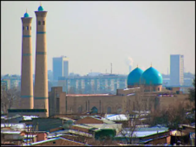 O‘zbekiston qonunlariga ko‘ra, har bir fuqaro istagan joyida yashay oladi, amalda esa Toshkent darvozalari viloyatliklar uchun yopiq. 