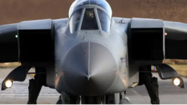 Британский истребитель "Торнадо"